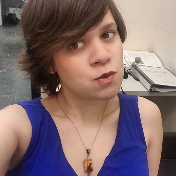 Meet your Posher, Emma - Picture 2 of 5